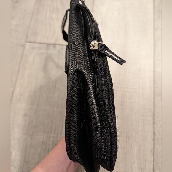 OGIO Doppler Travel Kit Toiletry Bag Black Golf Mobile NWT - Picture 9 of 12